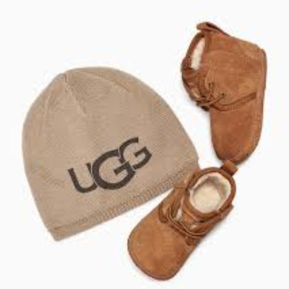 🎁 UGG Australia Infant's Neumel with Beanie - Picture 2 of 5